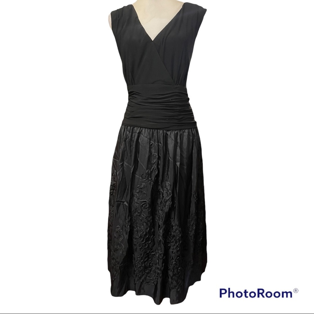 Jessica Howard | Black Tea Length cocktail dress